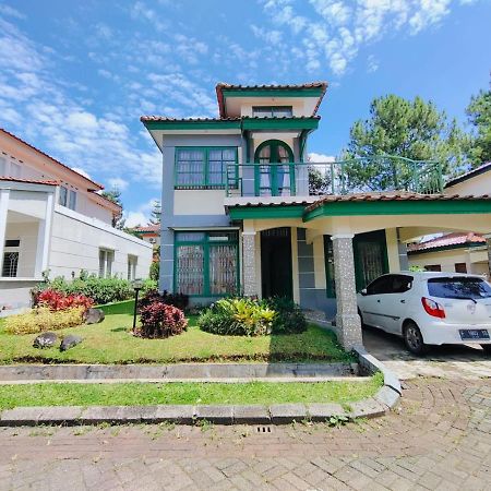 Villa Semesta Cikundul Εξωτερικό φωτογραφία