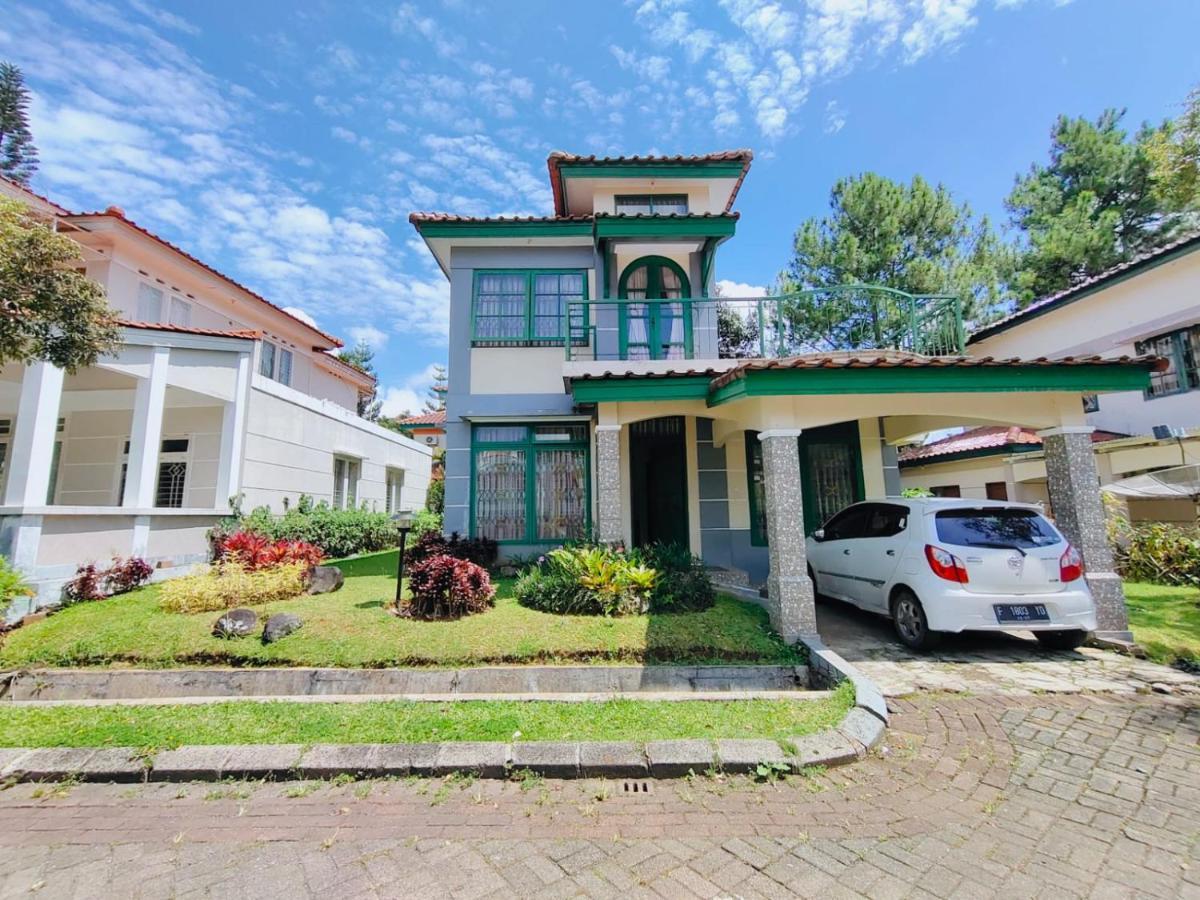 Villa Semesta Cikundul Εξωτερικό φωτογραφία