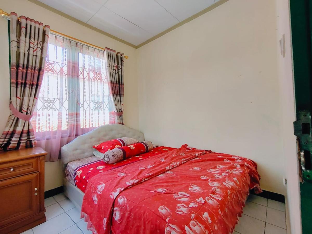 Villa Semesta Cikundul Εξωτερικό φωτογραφία