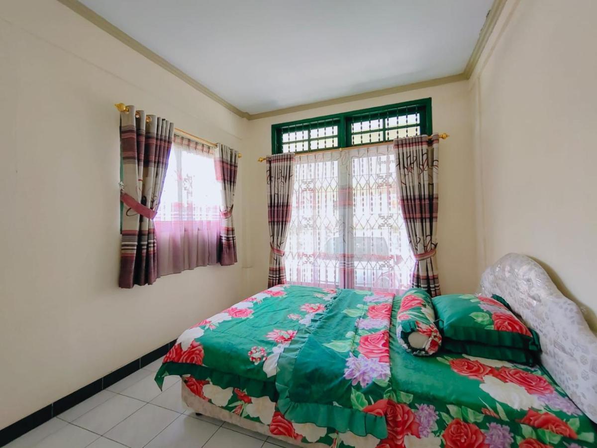 Villa Semesta Cikundul Εξωτερικό φωτογραφία