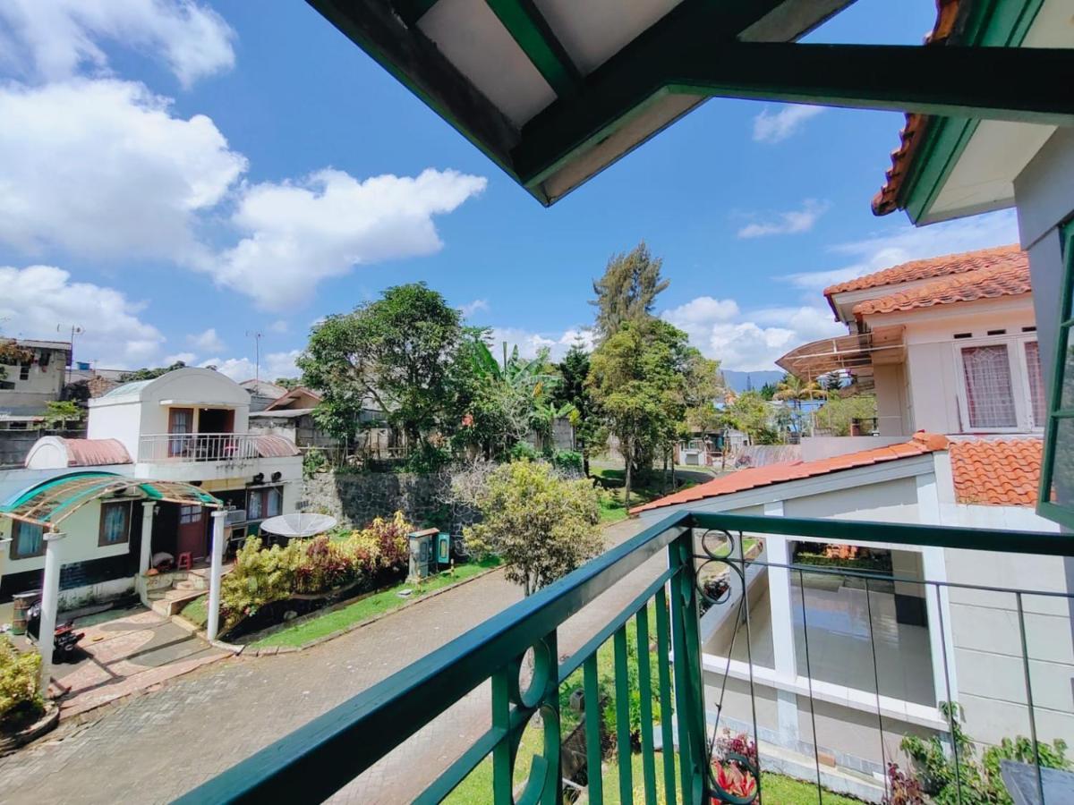 Villa Semesta Cikundul Εξωτερικό φωτογραφία
