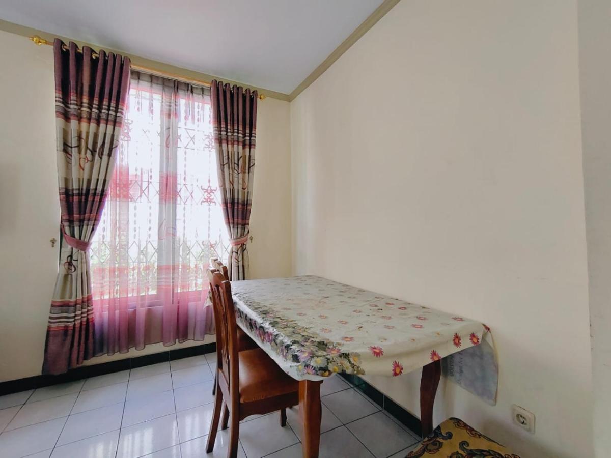 Villa Semesta Cikundul Εξωτερικό φωτογραφία